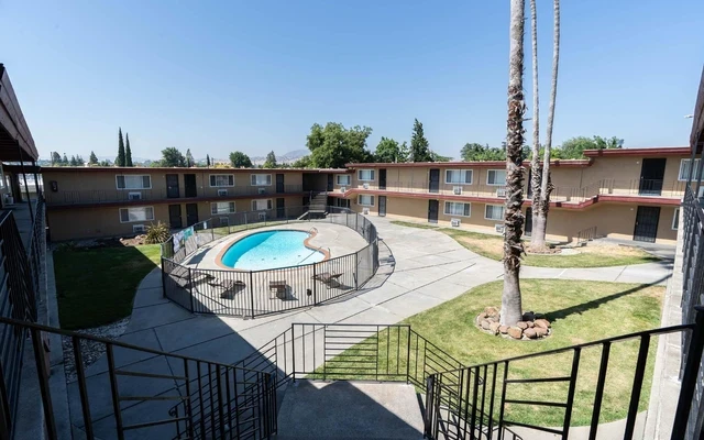 Oakridge Apartments 3
