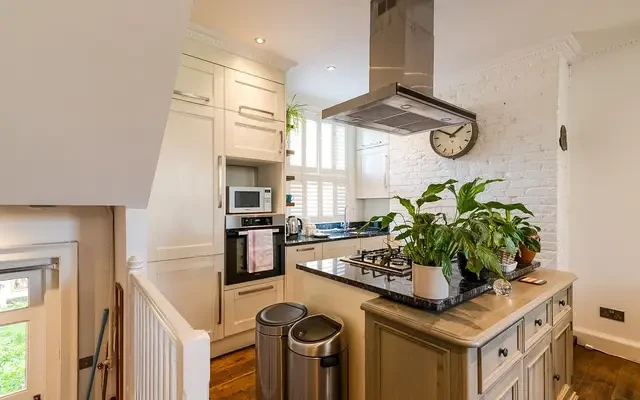 Lambeth Road 12250# 2