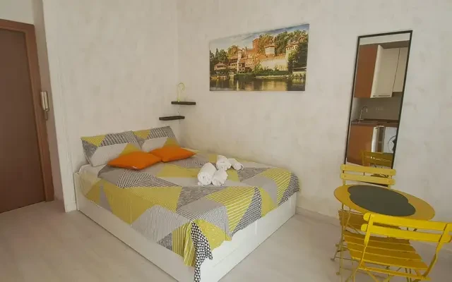 studio near Via Belfiore 4