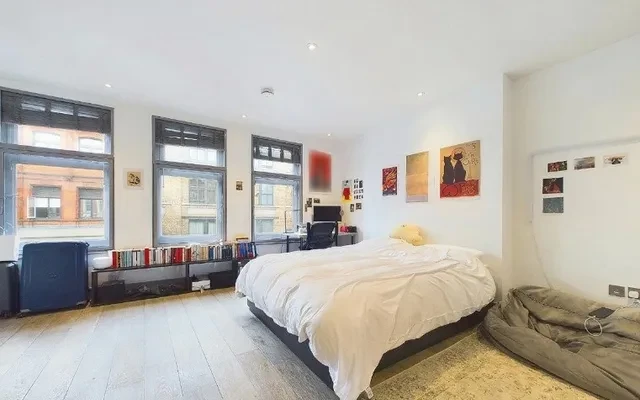 LH-Shaftesbury Avenue 0