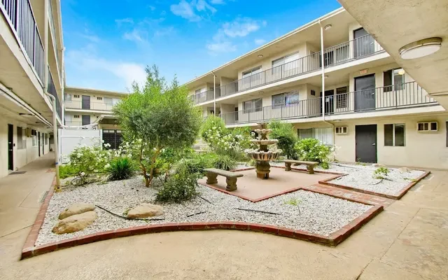Sherman Plaza Apartments 0