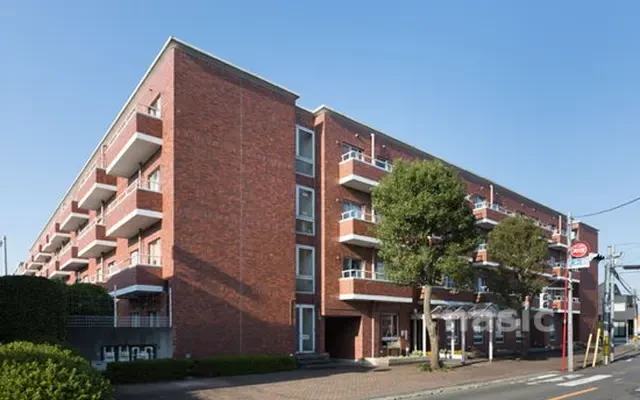 Women's Student Hall Bricks 0