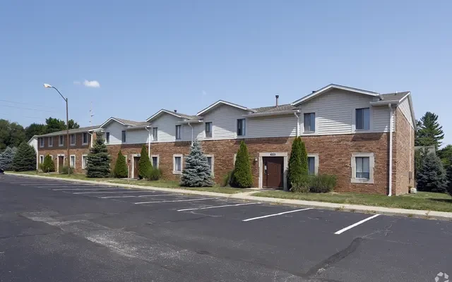 Knoll Ridge Townhomes & Apartments 0