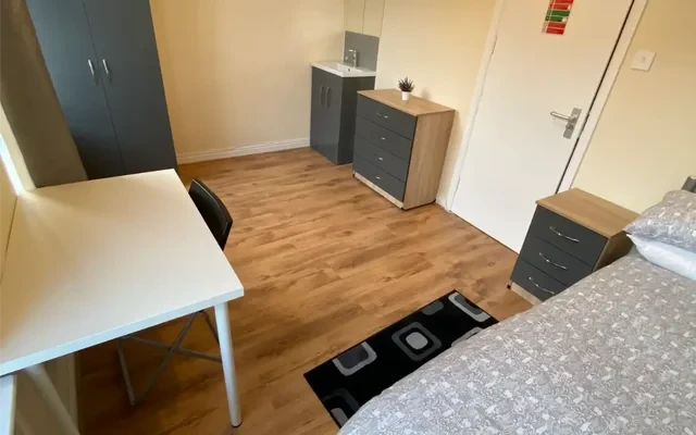 Lnt Raleigh House - alojamiento para estudiantes en Londres - Single non En-Suite