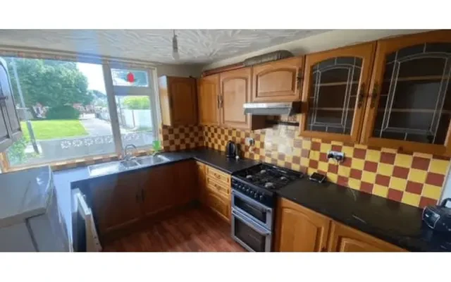 13 Hathway Walk, Saint Jude's, Bristol, UK 3