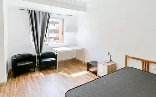 Piso de 4 habitaciones en El Pla Del Real 3