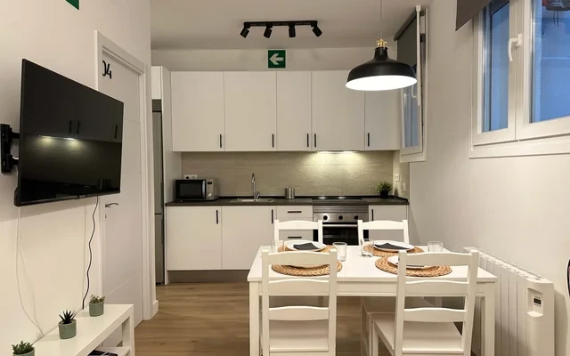 Calle de Sahagun, 14 (ONLY STUDENTS) 3