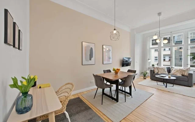 Sunny 2-room flat in the heart of Pankow 1