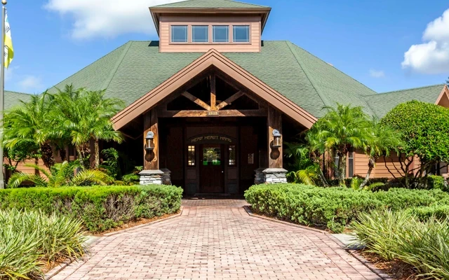 Campus Lodge Tampa 0