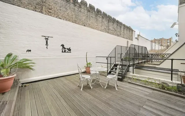 Queen's Gate, South Kensington, London, SW7 5JP 1