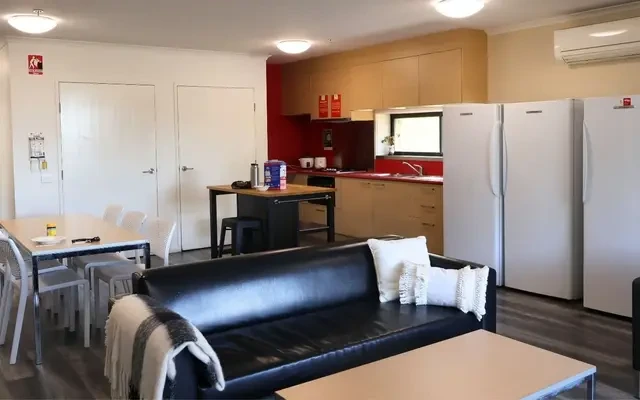 La Trobe University - Hillside Apartments 4
