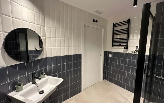 Avenida Bellas Vistas, 9. Local 1 (ONLY STUDENTS) 4