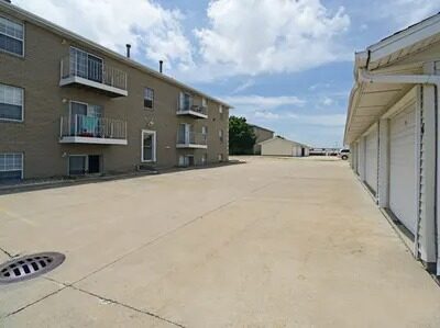 Bayberry Village & Oakbrook Court Apartments
