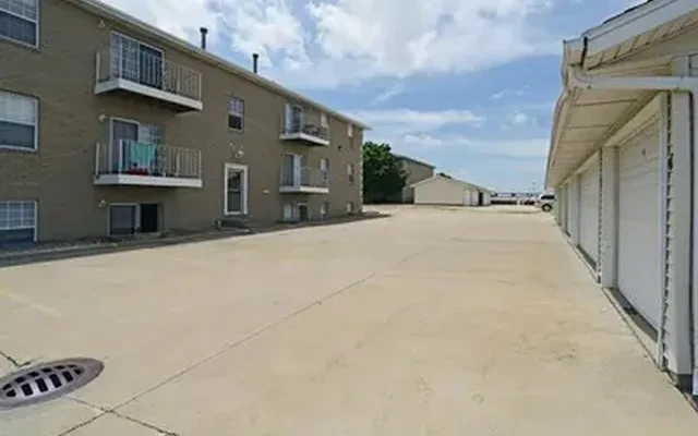 Bayberry Village & Oakbrook Court Apartments 0