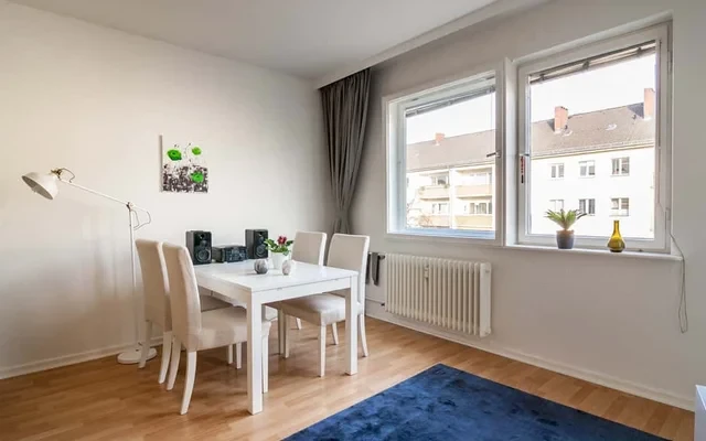 Laura: sonniges Studio mit Balkon 2