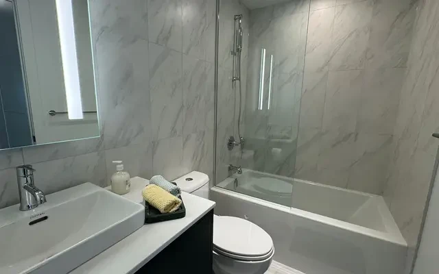 480 Front St W 1