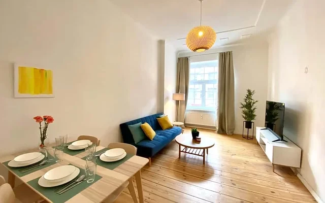 ELSA - Schoene 2-Zimmer Wohnung in Treptow 1