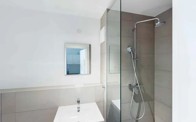 Furnished 1 room studio with elevator and balcony 3