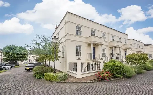 Beaufort Close, Putney Heath, London, SW15 3TL 0