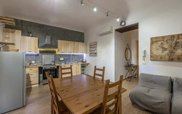 Casa Borsa con balcone 4