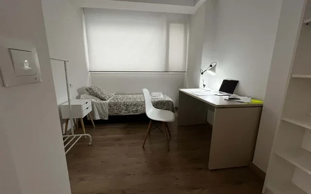 Reina Mercedes  21 3