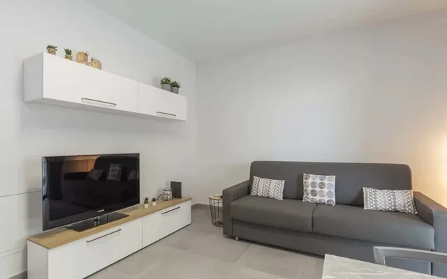 Calm Flat w/Balcony, Good Connection to Milan Centre 4