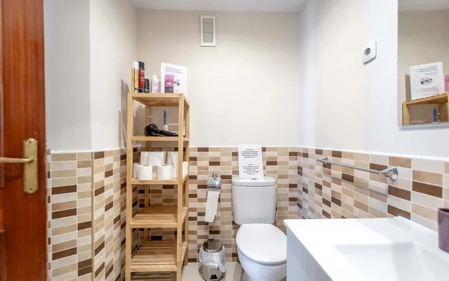 Apartment in Calle de Jacometrezo, Madrid for 135 m² with 2 bedrooms 2