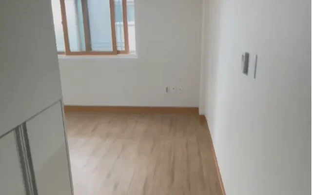 Large Single Room In A Residential Building 4
