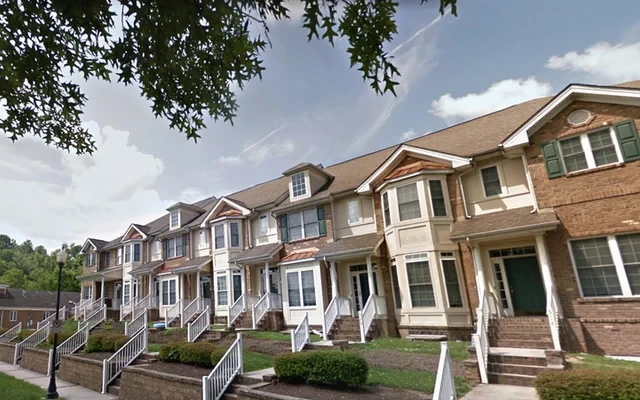 Willow Creek Radford at Tyler Ave 3