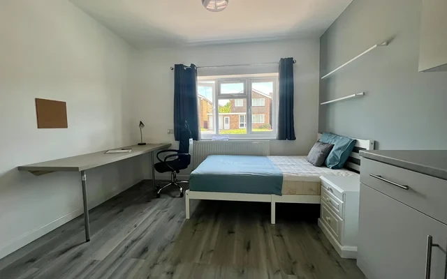 104 De Montfort Way 4