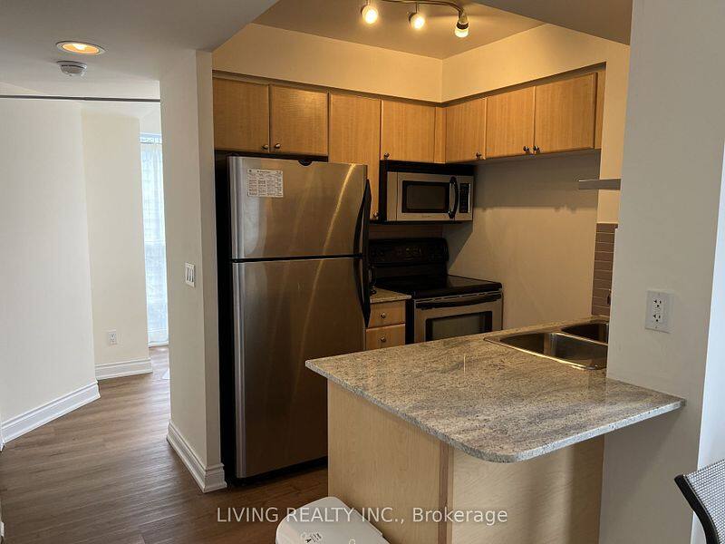 763 Bay St 3802