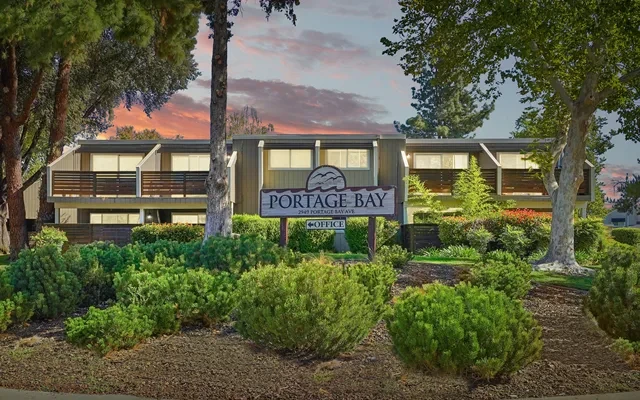 Portage Bay Apartments 0