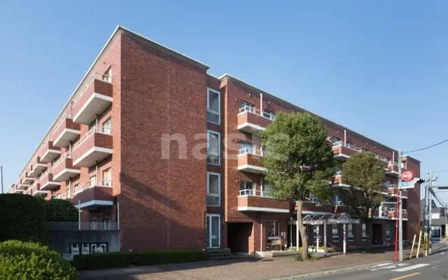 Women's Student Hall Bricks 0