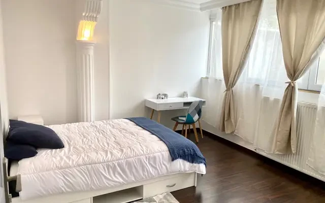 Spacious double bedroom in Rosny-sous-Bois 0