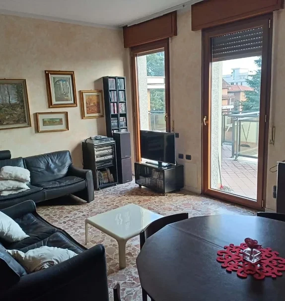 Apartment in Viale Vittorio Alfieri, Busto Arsizio for 125 m² with 2 bedrooms
