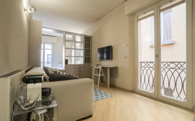 Via Francesco Rizzoli 1