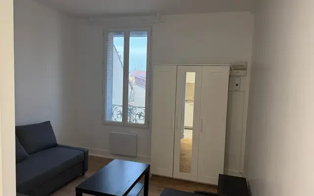 Nanterre 92e·19m²·F1·Studio·With furniture 0