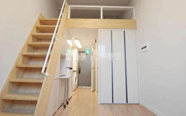Clean duplex loft / near Xincun Station of Line 2 0