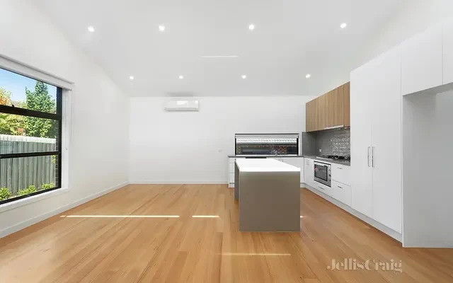1/24 Banyule Rd, Rosanna 4