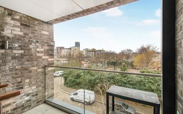 Quebec Way, London, SE16 7FS 3