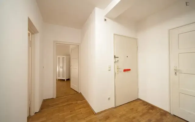 Tasteful single bedroom near the Bonner Platz metro 4