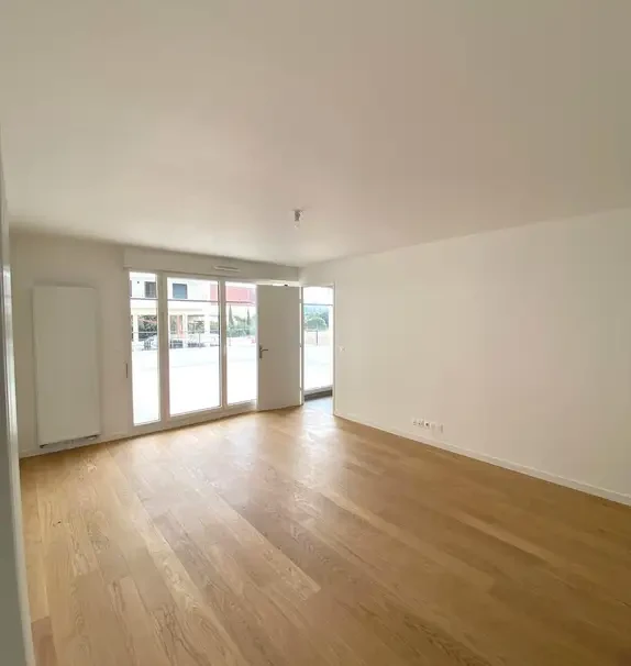 Maisons-Alfort 94e·70m²·F3·Appartement·With furniture
