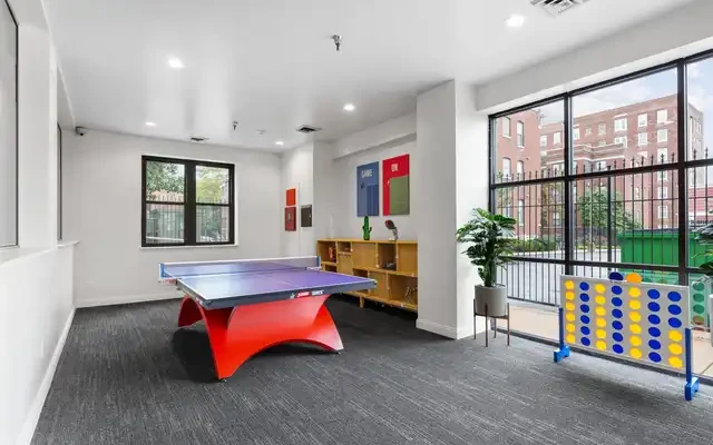 The Delmonte Apartments - St. Louis student accommodation - Pool Table
