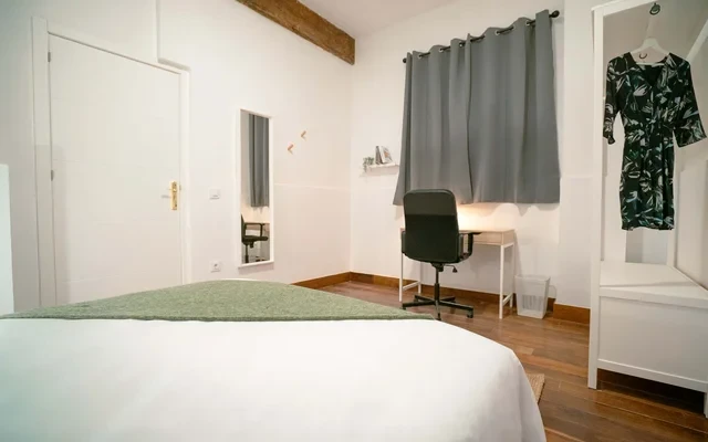 Carrer Almirall Valencia 46003 Spain 2