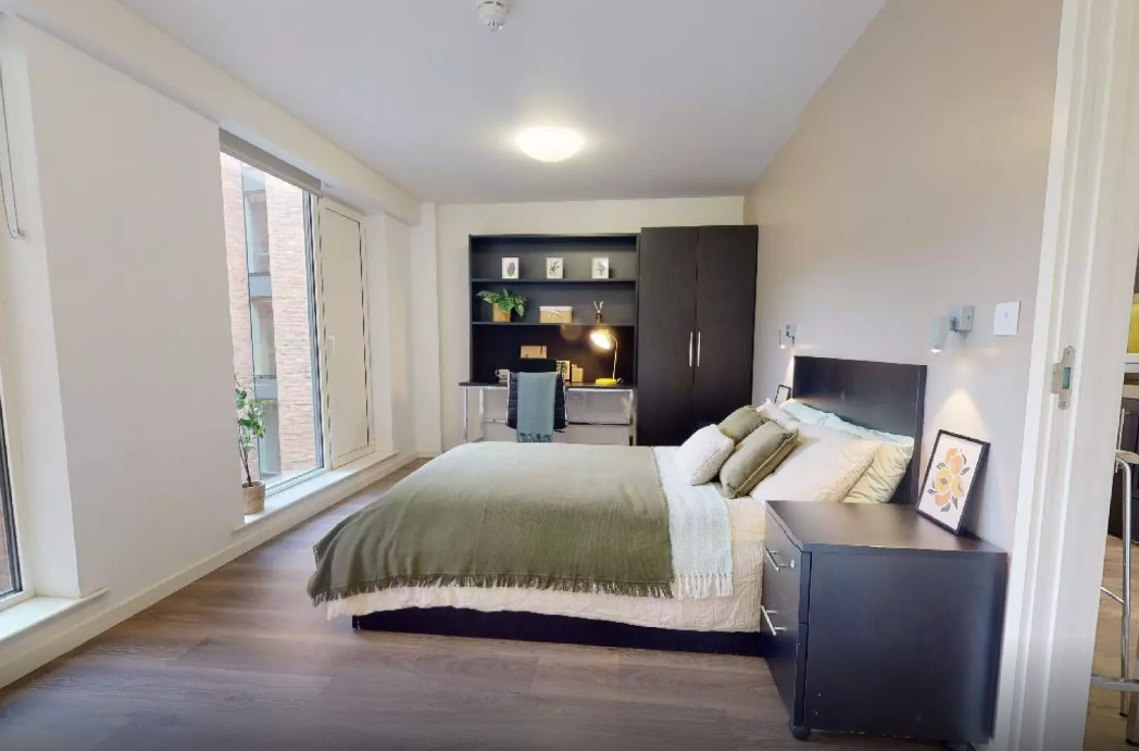 Silver One Bed Apartment