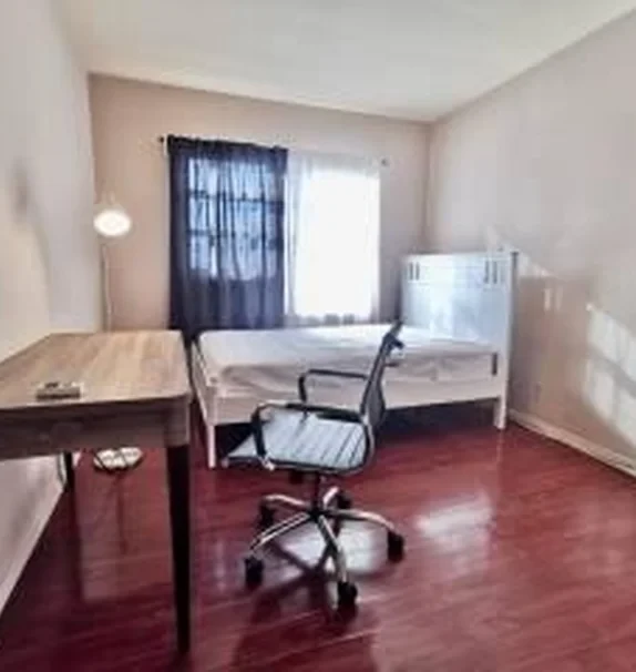 2020 Cloverfield Blvd #5