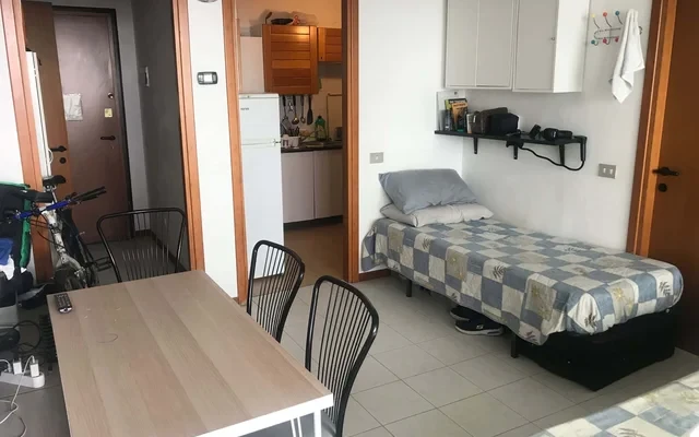 Appartamento con 2 camere zona Bisceglie, Milano 3