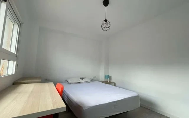 Piso de 4 habitaciones en Algiros 3