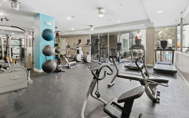 Gibson Flats Apartments - alloggio per studenti a Austin - palestra