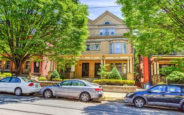 CA - 4048 Spruce Street 3